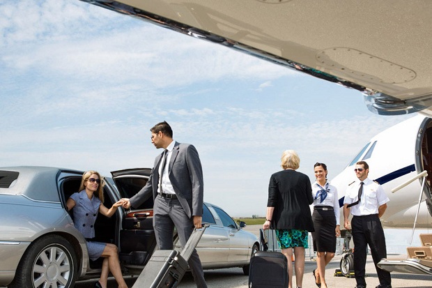 co-nen-su-dung-dich-vu-dua-don-san-bay-tai-khach-san-2